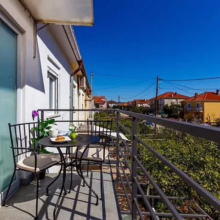 Apartment Ira With Balcony Zadar
